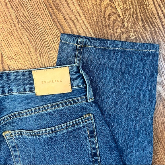 Everlane Curvy 90s Cheeky Straight Jean - Medium Blue Wash / Size 30R - Picture 4 of 9